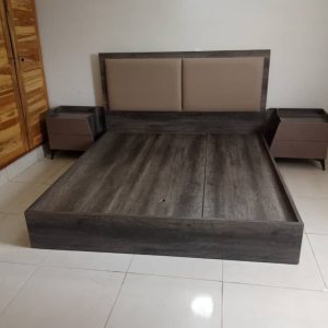 LIT JENS + 2 CHEVETS  180X200CM  COULEUR DARK WALNUT+ GREY( DISPONIBLE DANS 20 JOURS)